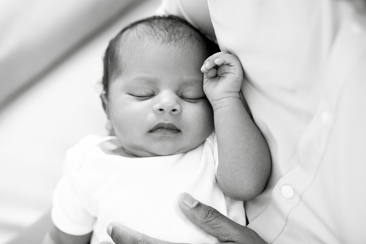 newborn photographer esher